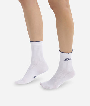 Women's white cotton ankle socks with Madame Dim's embroidered Dim signature