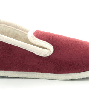 Ultra-soft red slippers